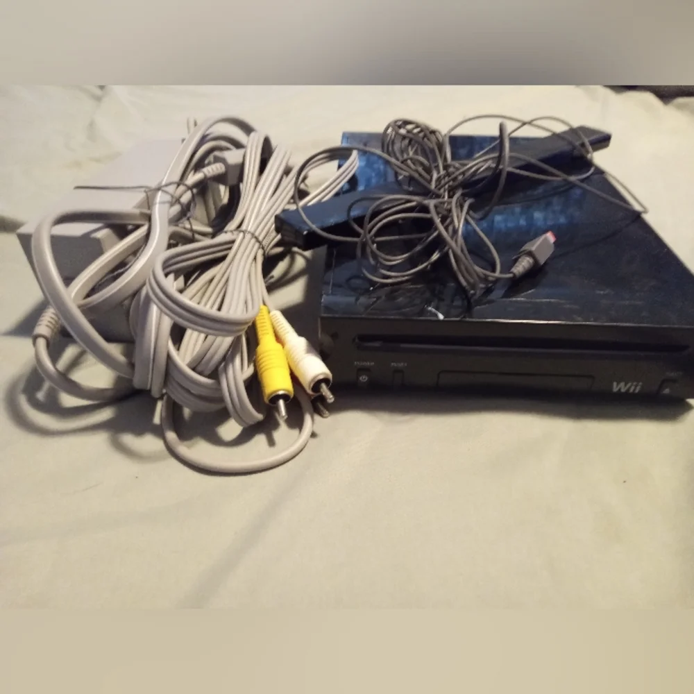 WII Console System - Picture 2 of 6